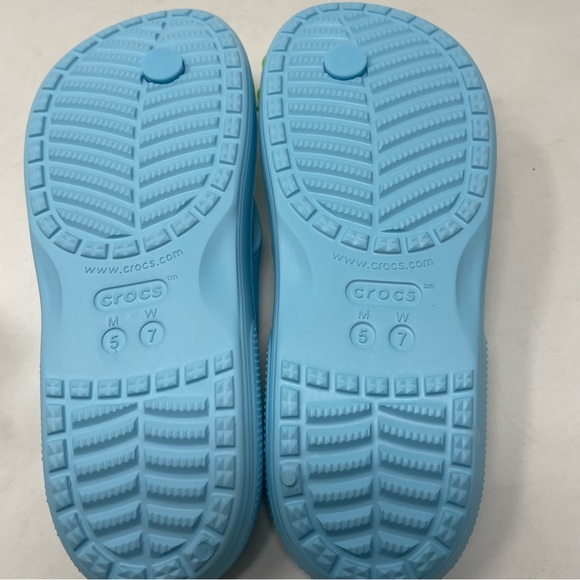 New Crocs Unisex Classic Flip Flop Sandal Arctic M5/W7 207713-411 - Picture 5 of 6
